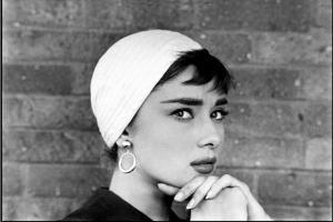 audrey hepburn in new york noir et blanc glamour