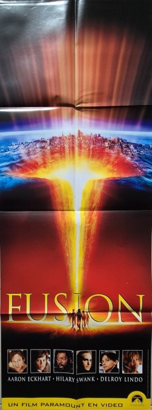 Affiche officielle du film catastrophe de science-fiction Fusion (The Core) réalisé par Jon Amiel, sorti en 2003.