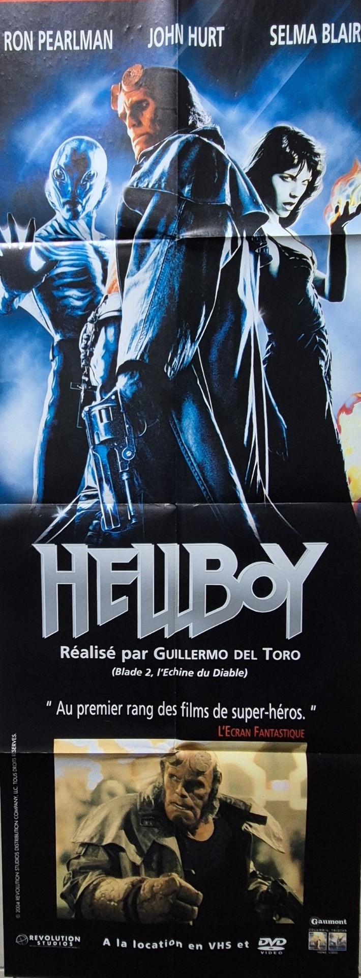 Affiche officielle du film fantastique Hellboy réalisé par Guillermo del Toro, sorti en 2004